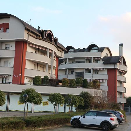 Pier Capponi Aparthotel Gallarate Exterior foto